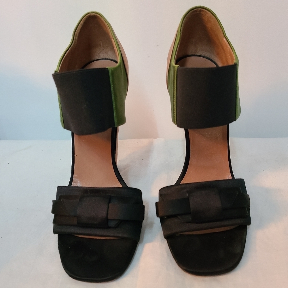 Prada Heels *RARE* - Picture 12 of 15